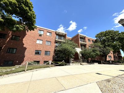 309 - 197 W Armitage Avenue, Condo with 2 bedrooms, 1 bathrooms and 1 parking in Elmhurst IL | Image 1