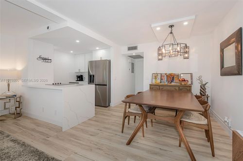 apt-212e-300 Sw 134th Way, Pembroke Pines, FL, 33027-2056 | Card Image