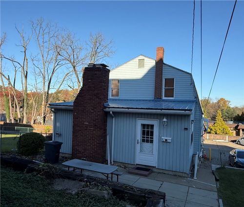 432 Holmes Way, Greensburg, PA, 15601-1991 | Card Image