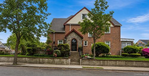 6402 Ellwell Cres, Rego Park, NY, 11374-5031 | Card Image