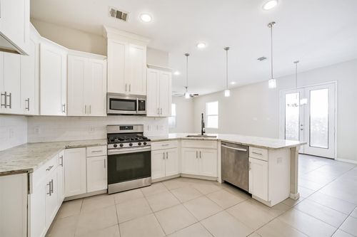 10334 Solitaire Cir, Houston, TX, 77070-5776 | Card Image