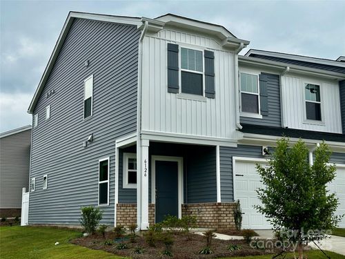 6126 Starview Ter, Charlotte, NC, 28216-0389 | Card Image