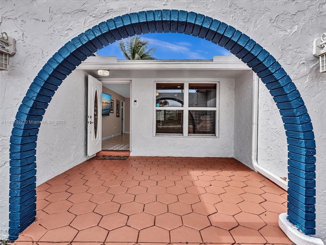 8970 Johnson St, House other with 3 bedrooms, 2 bathrooms and null parking in Pembroke Pines FL | Image 4