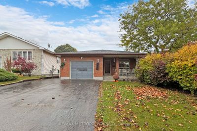 709 Keates Ave, House other with 4 bedrooms, 2 bathrooms and 4 parking in Oshawa ON | Image 1