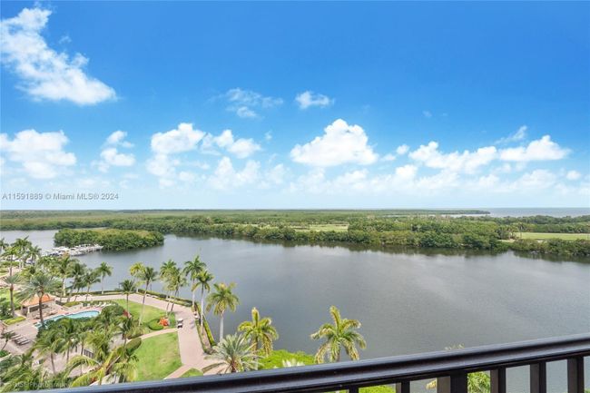 294 - 13635 Deering Bay Dr, Condo with 3 bedrooms, 4 bathrooms and null parking in Coral Gables FL | Image 25