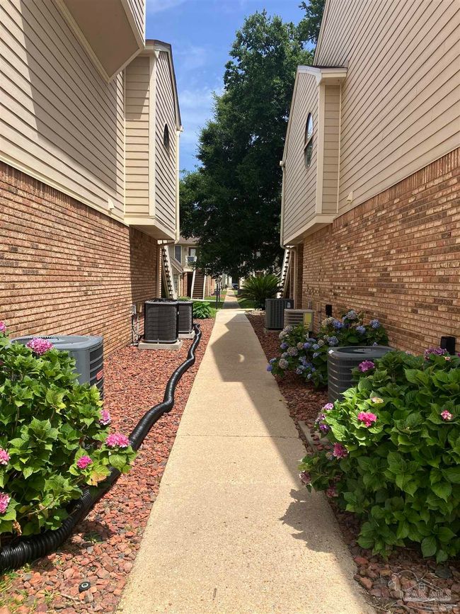 APT-1121 - 5001 Grande Dr, House other with 1 bedrooms, 1 bathrooms and 2 parking in Pensacola FL | Image 26