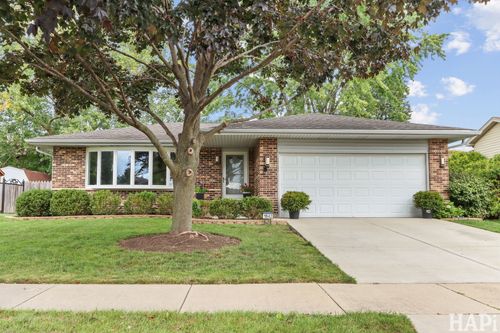 1942 Trail Ridge St, Arlington Heights, IL, 60004-1226 | Card Image