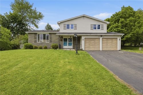 217 Ludden Pkwy, Syracuse, NY, 13219-3021 | Card Image