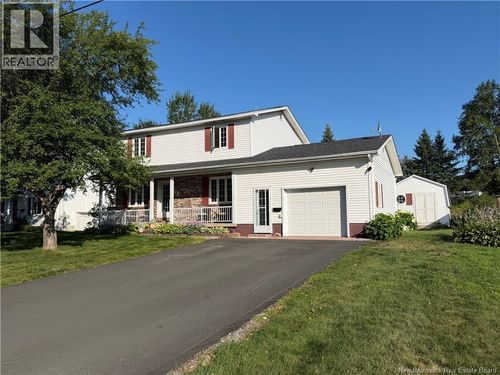 56 Aitken Ave, House with 4 bedrooms, 4 bathrooms and null parking in Miramichi NB | Card Image
