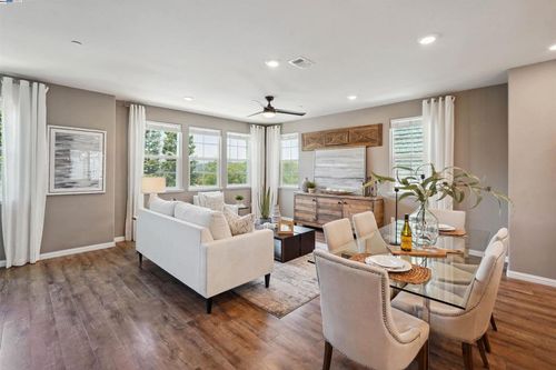 1271 Walpert St, Hayward, CA, 94541-6707 | Card Image