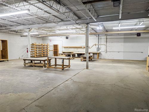 2498 Baker Hts, Flint, MI, 48507-4697 | Card Image