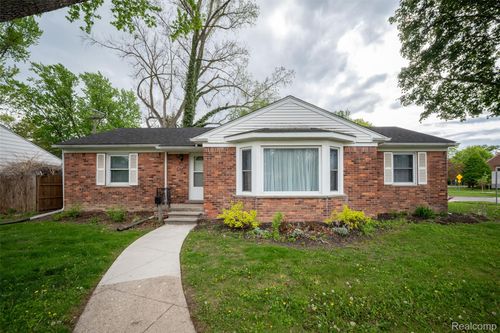 2423 Crooks Rd, Royal Oak, MI, 48073-3307 | Card Image
