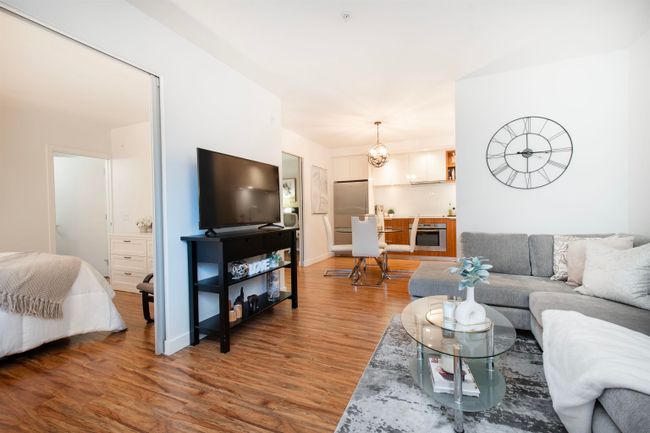 216 - 111 E 3 Rd Street, Condo with 1 bedrooms, 1 bathrooms and 1 parking in North Vancouver BC | Image 10