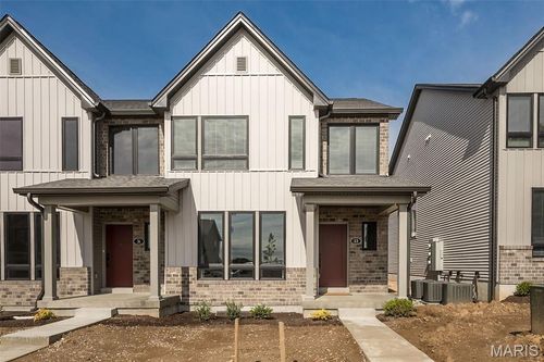 33 Wingtip Ct, Saint Peters, MO, 63376-4566 | Card Image