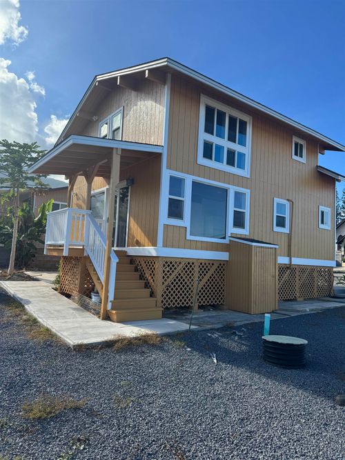 31 Kuhinia St, Wailuku, HI, 96793-9215 | Card Image