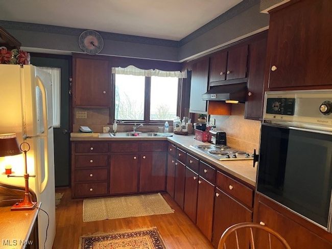 another kitchen view | Image 17