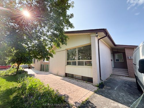 7 Rockport Cres, Richmond Hill, ON, L4C2L5 | Card Image