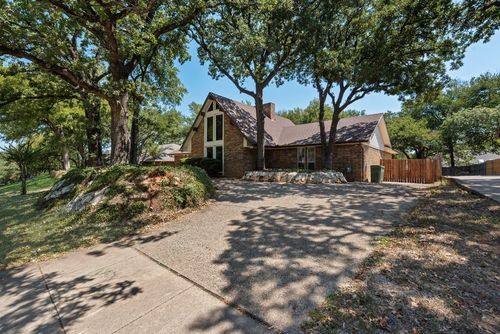 2119 Wilson Dr, Arlington, TX, 76011-3223 | Card Image