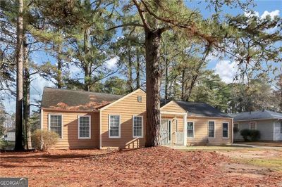 2069 Sw Sandtown Road, House other with 5 bedrooms, 2 bathrooms and null parking in Atlanta GA | Image 2