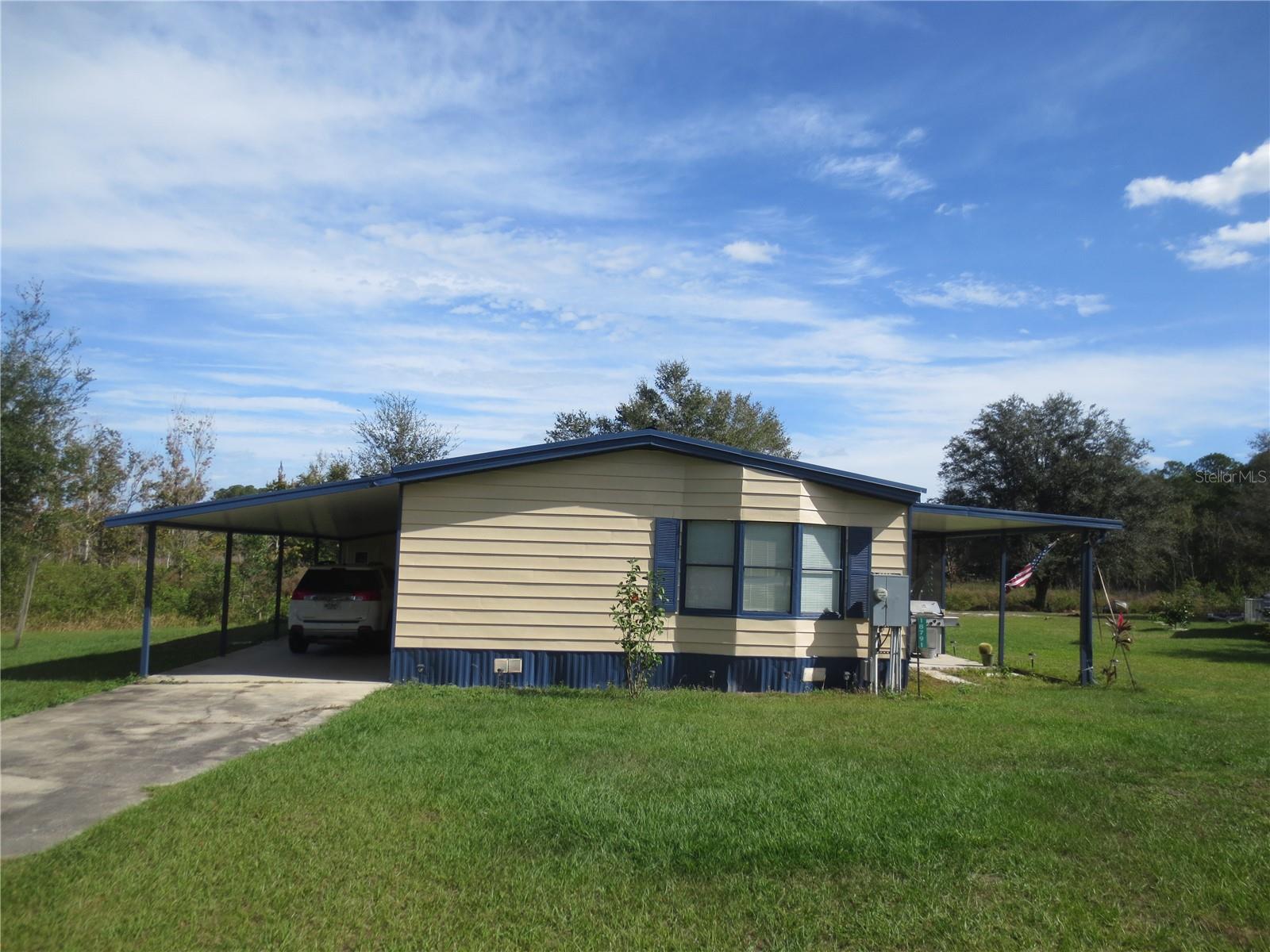 50th St, Ocklawaha, FL 32179