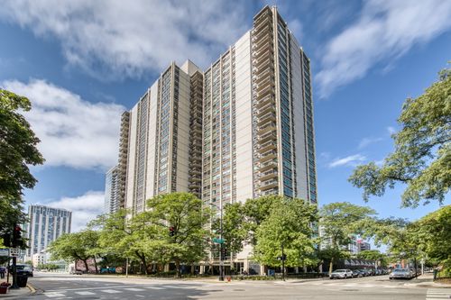 unit-1211e-1255 N Sandburg Ter, Chicago, IL, 60610-8264 | Card Image