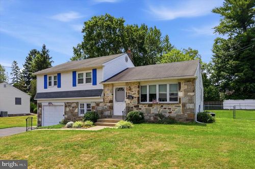 726 Violet Rd, WARMINSTER, PA, 18974-2111 | Card Image