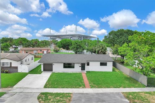 2225 Nw 195th St, Miami Gardens, FL, 33056-2665 | Card Image