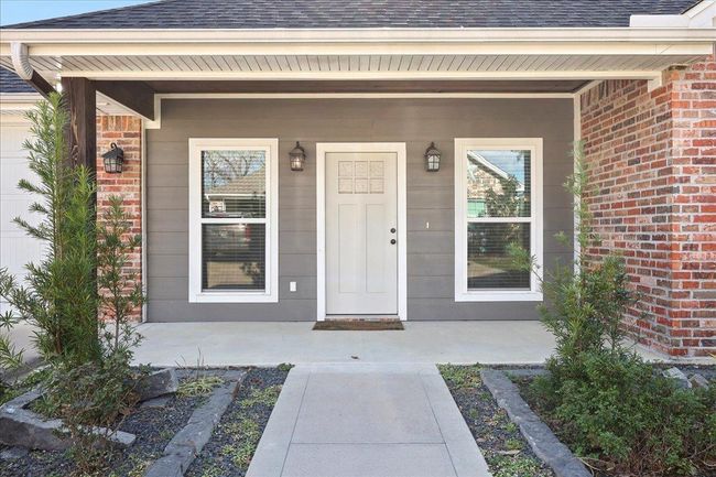 135 Private Road 8142, House other with 2 bedrooms, 2 bathrooms and null parking in Buna TX | Image 5