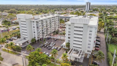 apt-405-16740 Ne 9th Ave, North Miami Beach, FL, 33162-2573 | Card Image