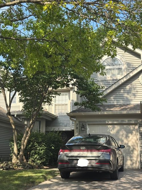781 N Shady Oaks Dr, Elgin, IL, 60120-4377 | Card Image