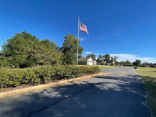 29 Willow Dr, Crestview, FL, 32539-8637 | Card Image