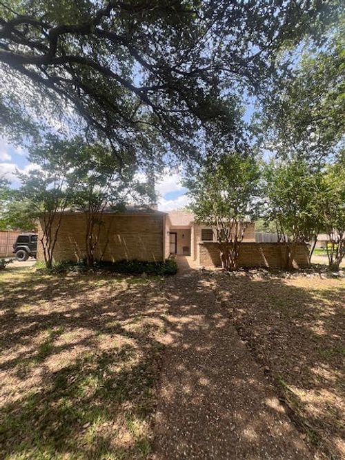 630 Silverstone Dr, Richardson, TX, 75080-4207 | Card Image