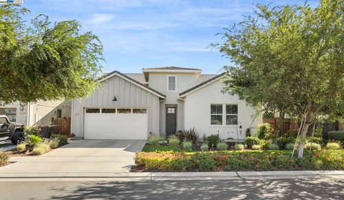 2595 Garden Farms Ave, Lathrop, CA, 95330-8312 | Card Image