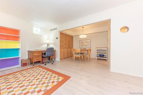 apt-a-517 Long Shore Dr, Ann Arbor, MI, 48105-4621 | Card Image