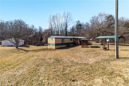 3859 Volunteer Rd, Pinnacle, NC, 27043-8527 | Card Image