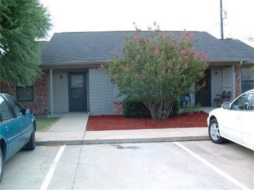 108 W 8th St, Venus, TX, 76084-2148 | Card Image