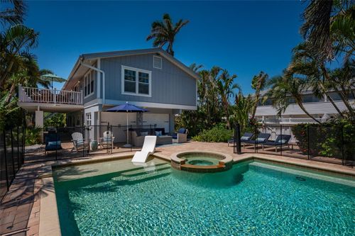 750 Tarawitt Dr, LONGBOAT KEY, FL, 34228-1822 | Card Image