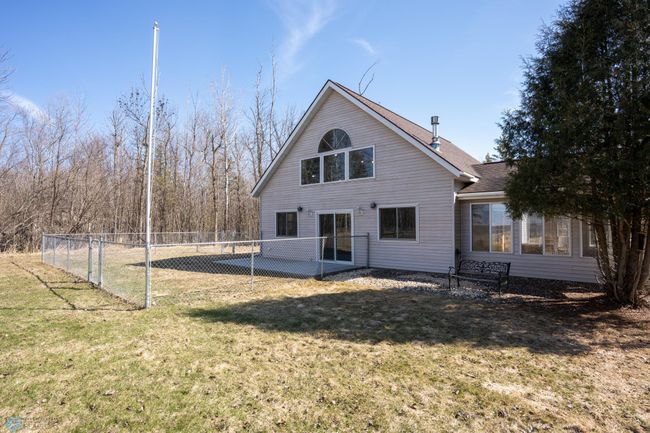 Front of Cabin | Image 5