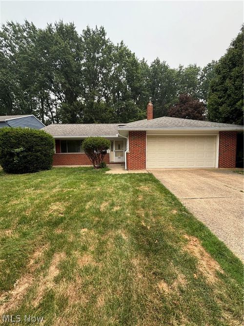 4585 Wilburn Dr, South Euclid, OH, 44121-3862 | Card Image