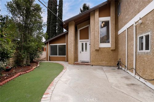 20643 Calhaven Dr, Santa Clarita, CA, 91390 | Card Image