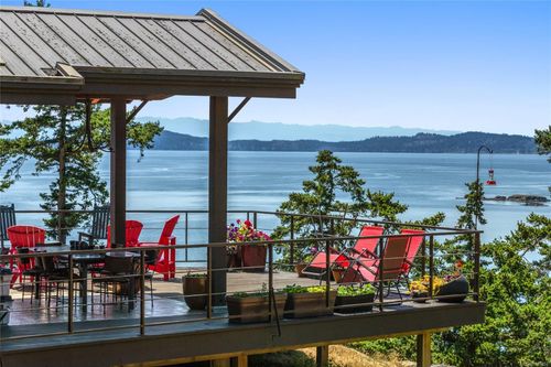 730 Treetops Spur, Sidney Island, BC, V8M1W3 | Card Image