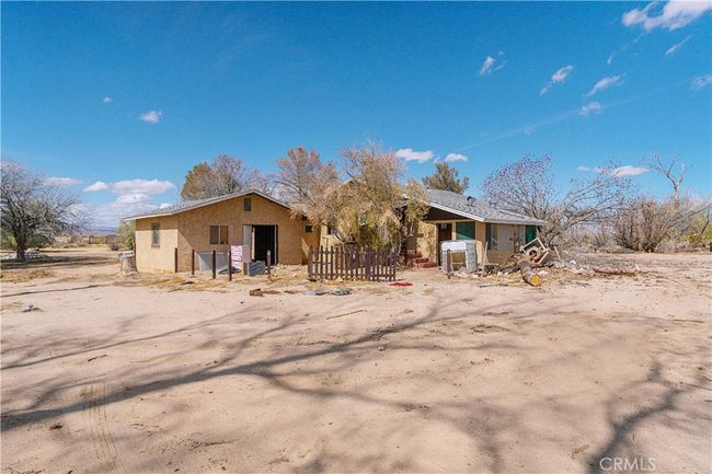 45200 Camelot Drive, House other with 2 bedrooms, 2 bathrooms and 2 parking in Yermo CA | Image 9