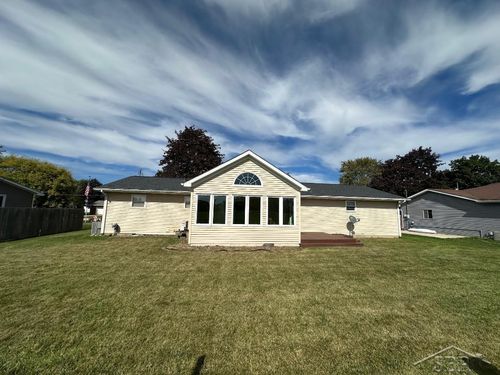 853 Waukee Ln, Zilwaukee, MI, 48604-1141 | Card Image