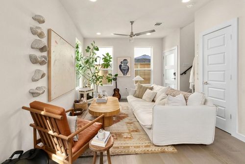 b-913 Valdez St, Austin, TX, 78741-3549 | Card Image