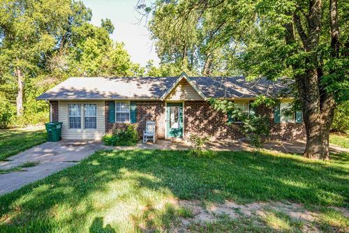 504 Se 3rd St, Perkins, OK, 74059-3405 | Card Image
