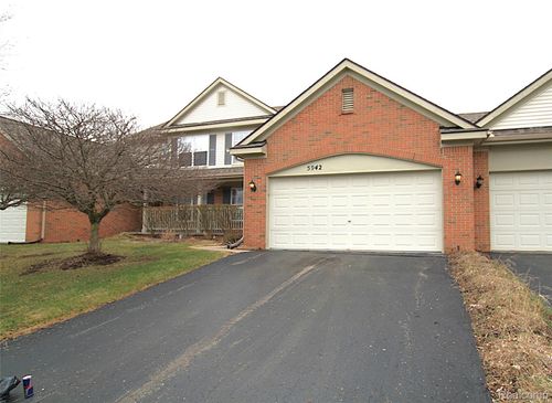 5942 Augusta Ln, Grand Blanc, MI, 48439-9473 | Card Image