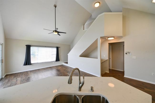 9730 - 9730 Lake Chase Island Way, Condo with 3 bedrooms, 2 bathrooms and null parking in TAMPA FL | Image 4