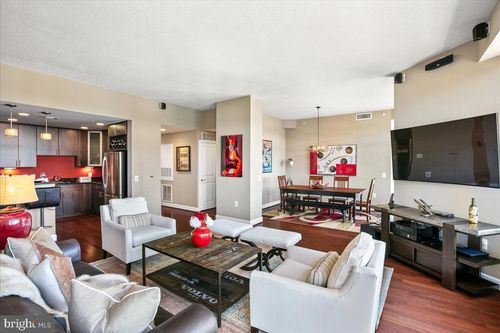 1112w-3600 S Glebe Road, ARLINGTON, VA, 22202 | Card Image