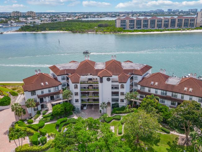 232 - 232 La Peninsula Blvd, Condo with 2 bedrooms, 3 bathrooms and null parking in NAPLES FL | Image 44