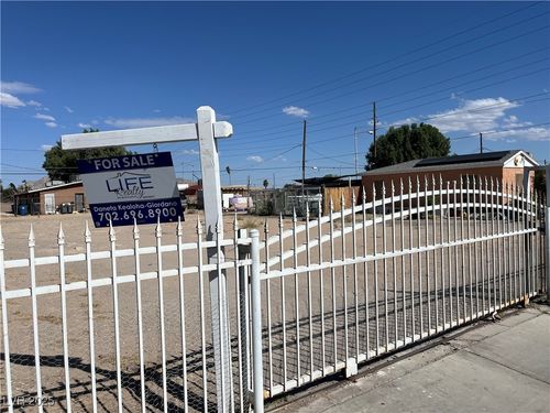 2404 Bassler St, North Las Vegas, NV, 89030-6108 | Card Image